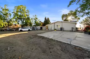 42550 Hall Rd, Hemet, CA 92544 - Photo 2