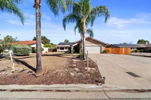23530 Carmena Rd, Ramona, CA 92065 - Photo 2