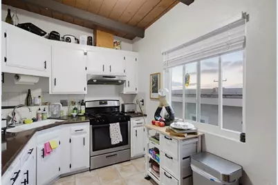 4565 Narragansett Avenue, San Diego, CA 92107 - Photo 10
