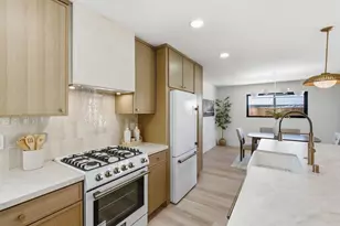 3850 Trieste Dr, Carlsbad, CA 92010 - Photo 14
