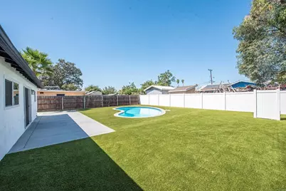 1404 Jefferson Avenue, Escondido, CA 92027 - Photo 6