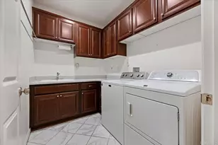 210 20th St, Upland, CA 91784 - Photo 14