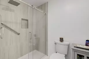1830 Thomas Ave, San Diego, CA 92109 - Photo 20