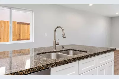 1410 Monterey Street, Bakersfield, CA 93305 - Photo 10