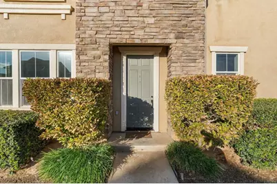 4428 W Pinsapo Drive, Fresno, CA 93722 - Photo 2