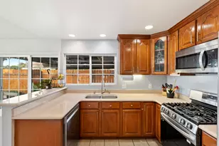 10665 Escobar Dr, San Diego, CA 92124 - Photo 14