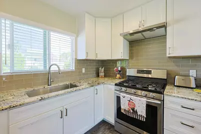 2274 Ediinburg, Cardiff by the Sea, CA 92007 - Photo 14