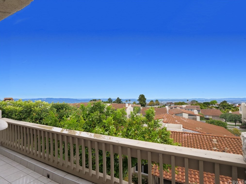 6 Hilltop Cir, Palos Verdes Estates, CA 90275