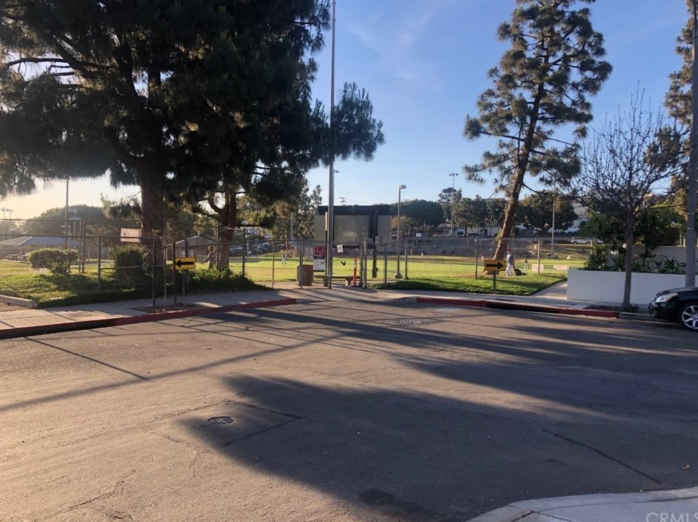 340 Penn St #2, El Segundo, CA 90245