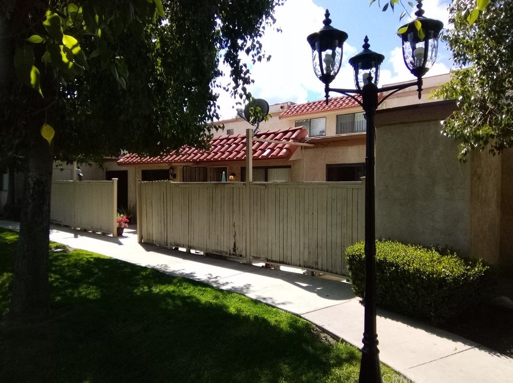 2405 Acacia Ave, Hemet, CA 92545-3774