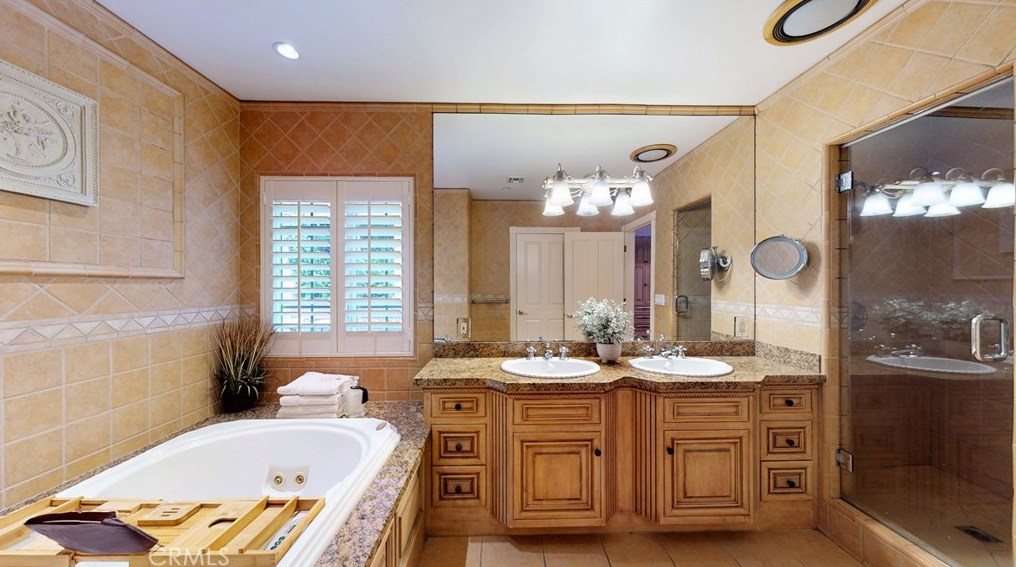 140 Thurston Ave, Los Angeles CA  90049-2422 exterior