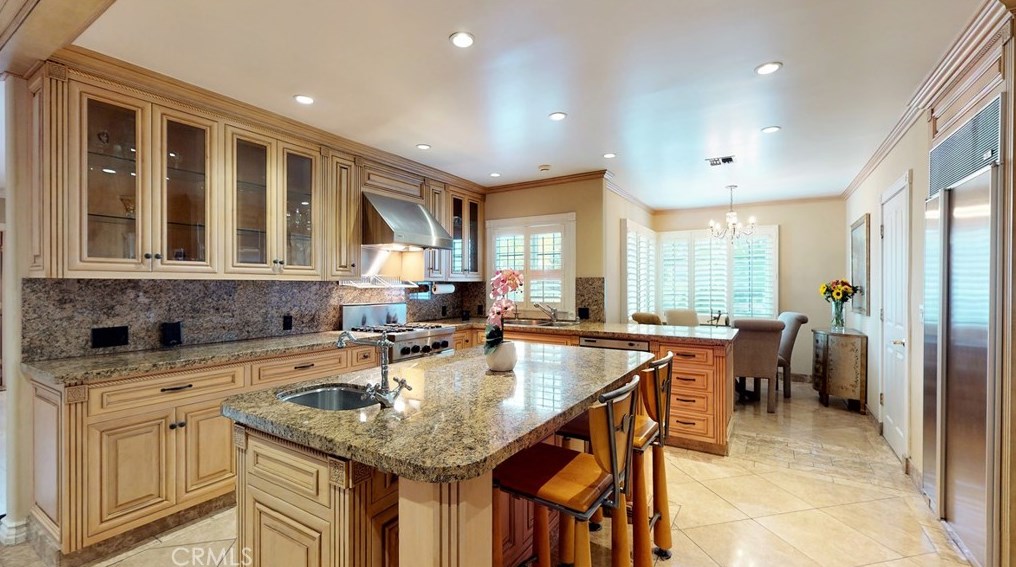 140 Thurston Ave, Los Angeles CA  90049-2422 exterior