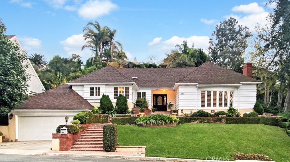 140 Thurston Ave, Los Angeles CA  90049-2422 exterior