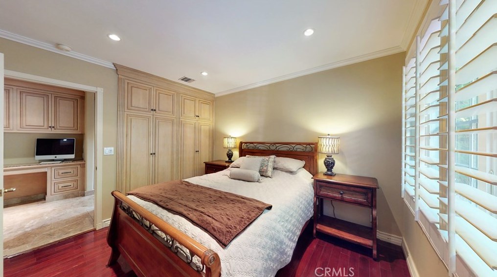 140 Thurston Ave, Los Angeles CA  90049-2422 exterior