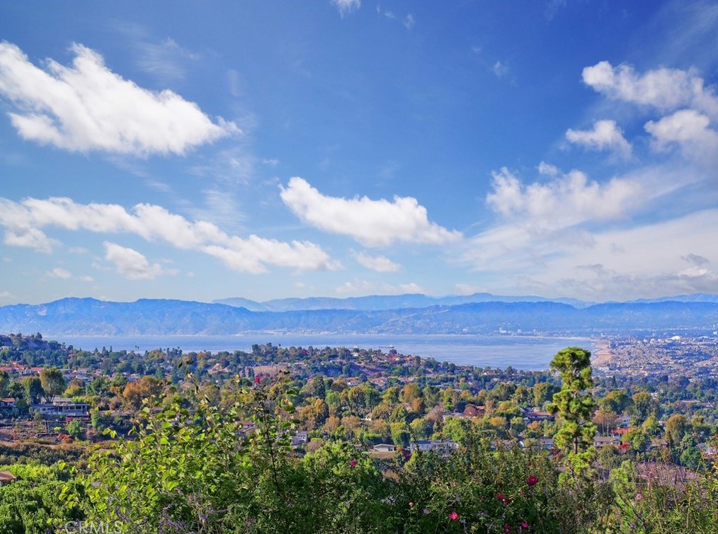 31 Portuguese Bend Rd, Palos Verdes Estates, CA 90274
