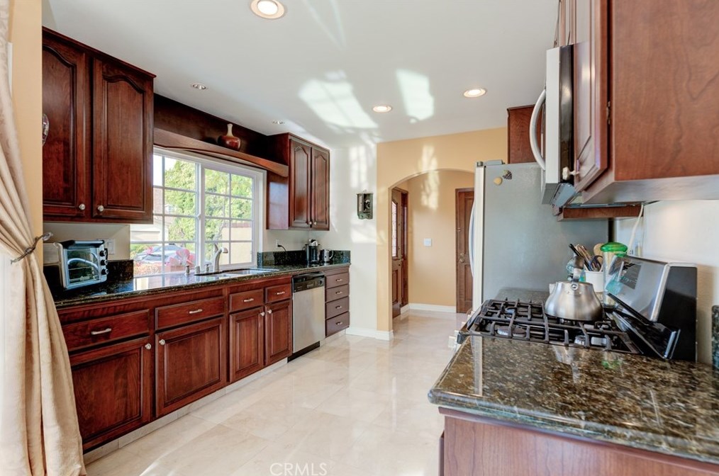 6740 El Rodeo Rd, Rancho Palos Verdes, CA 90275