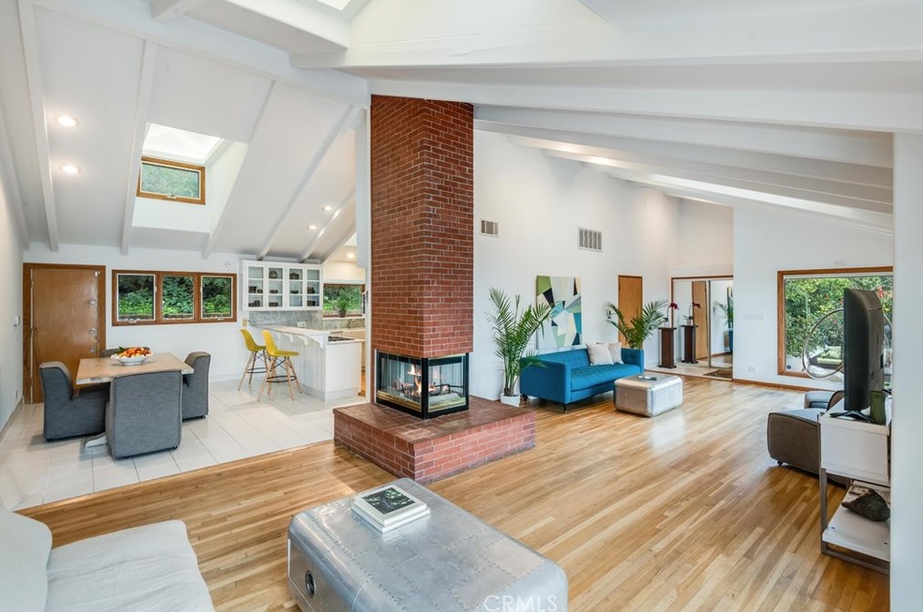 12 Coach Rd, Rancho Palos Verdes, CA 90275