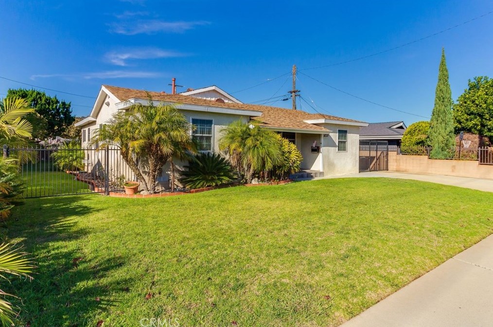13417 Ocean Gate Ave, Hawthorne, CA 90250