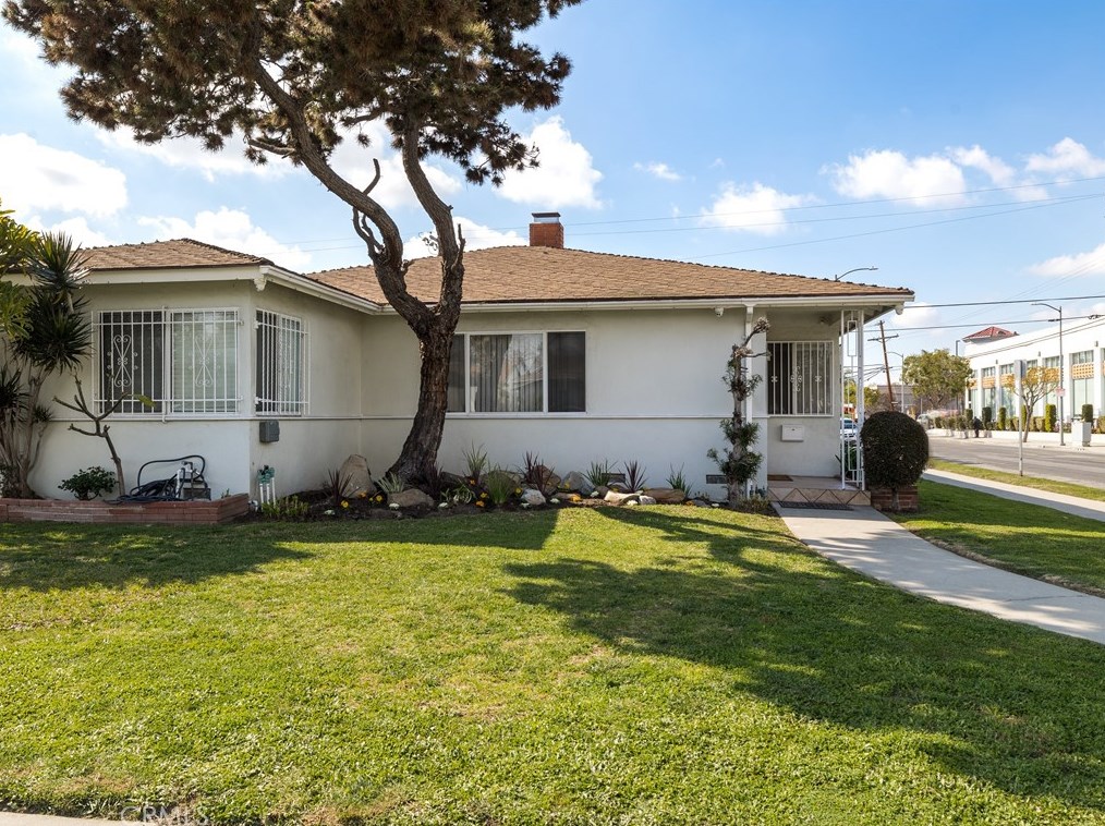 3761 Norton Ave, Los Angeles, CA 90018-4048