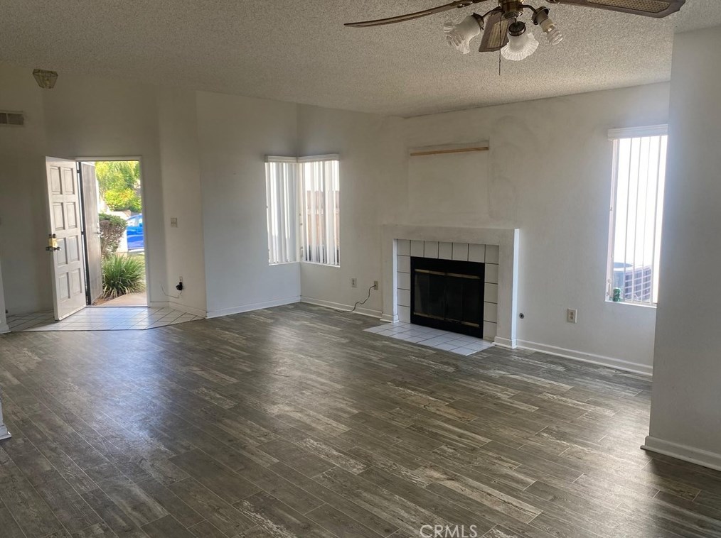 10528 Flora Verda Ct, Santee, CA 92071-5902