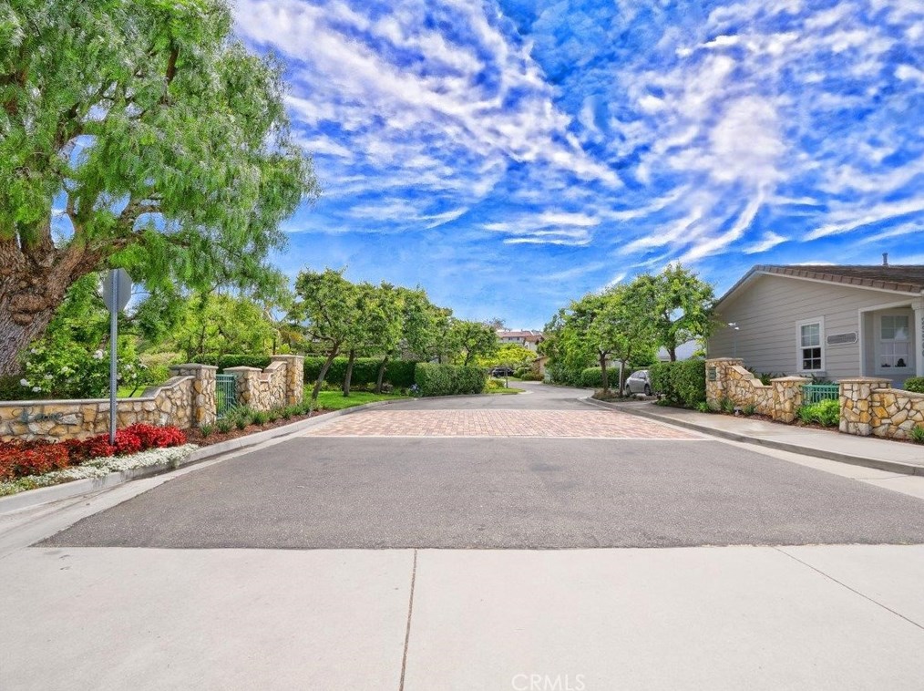 19 Pepper Tree Ln, Palos Verdes Estates, CA 90274