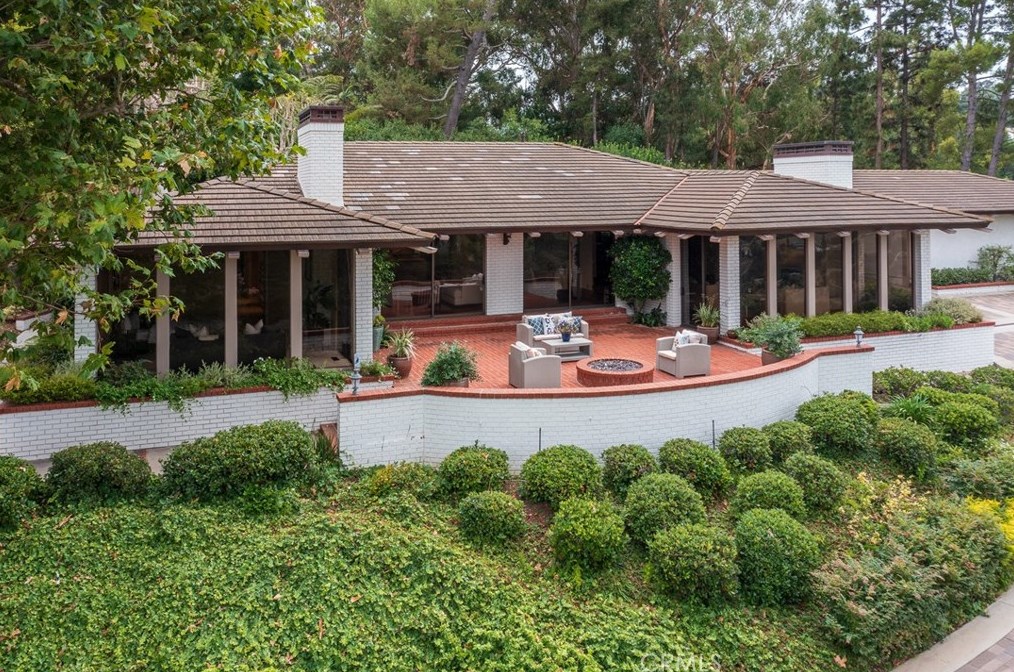 1 Wagon Ln, Palos Verdes Estates, CA 90274