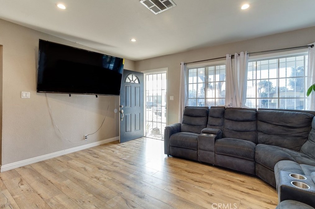 723 103rd Pl, Los Angeles, CA 90002-3236