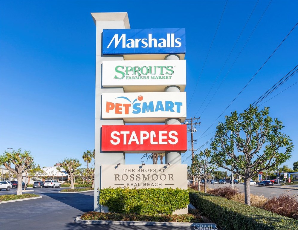 12100 Montecito Rd, Los Alamitos CA  90720-4854 exterior