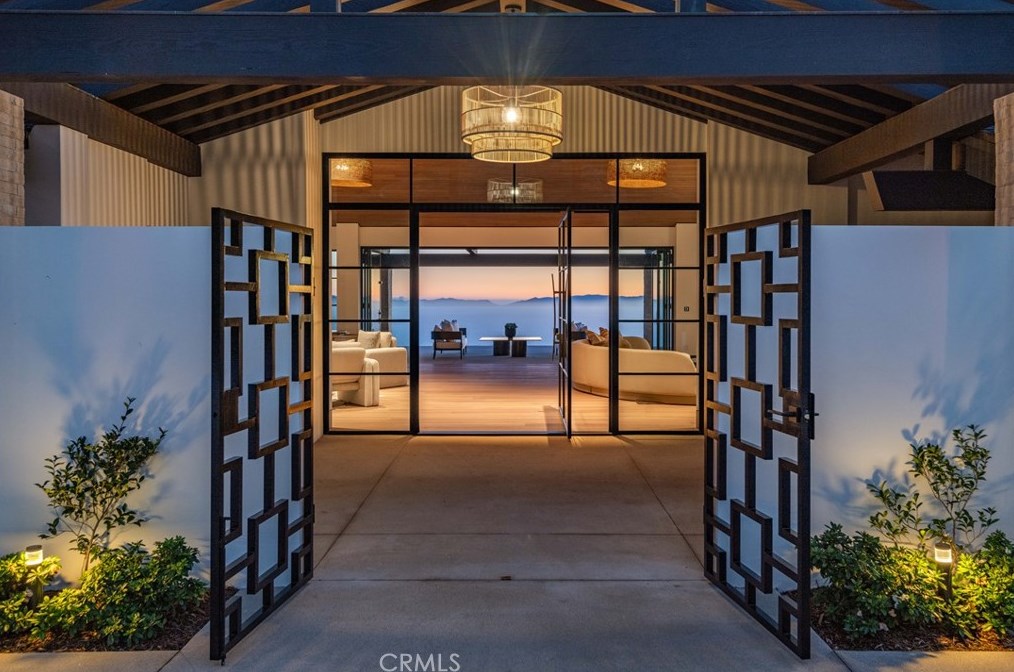 71 Crest Rd, Palos Verdes Estates, CA 90274