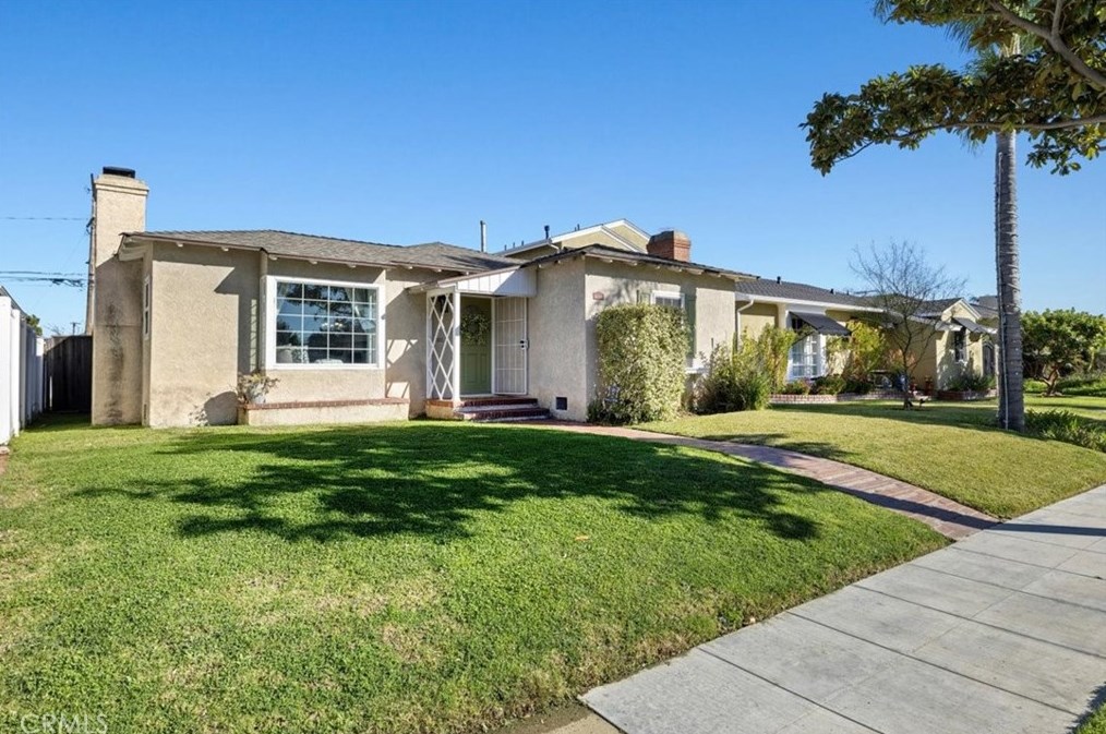 3632 Rose Ave, Long Beach, CA 90807-4308