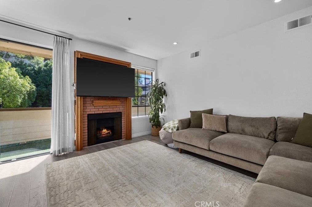 2571 Plaza Del Amo #201, Torrance, CA 90503