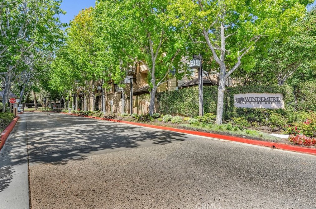2571 Plaza Del Amo, Torrance CA  90503-7330 exterior
