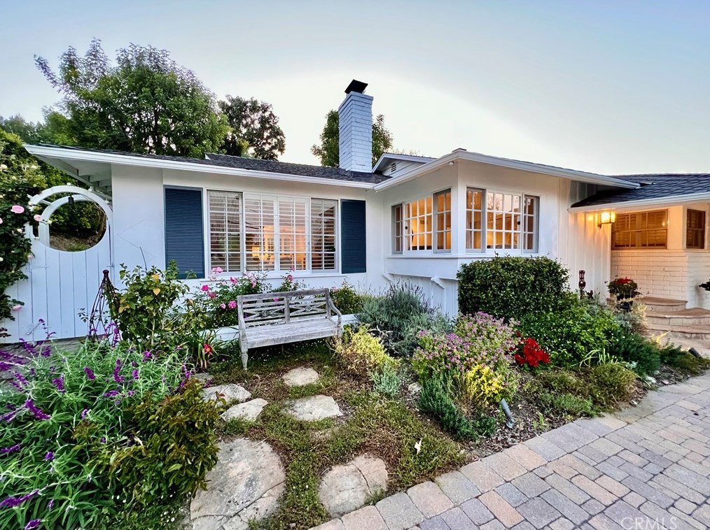 27727 Saddle Rd, Palos Verdes Estates, CA 90274-5129