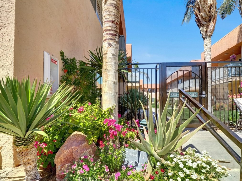 400 N Sunrise Way #224, Palm Springs, CA 92262