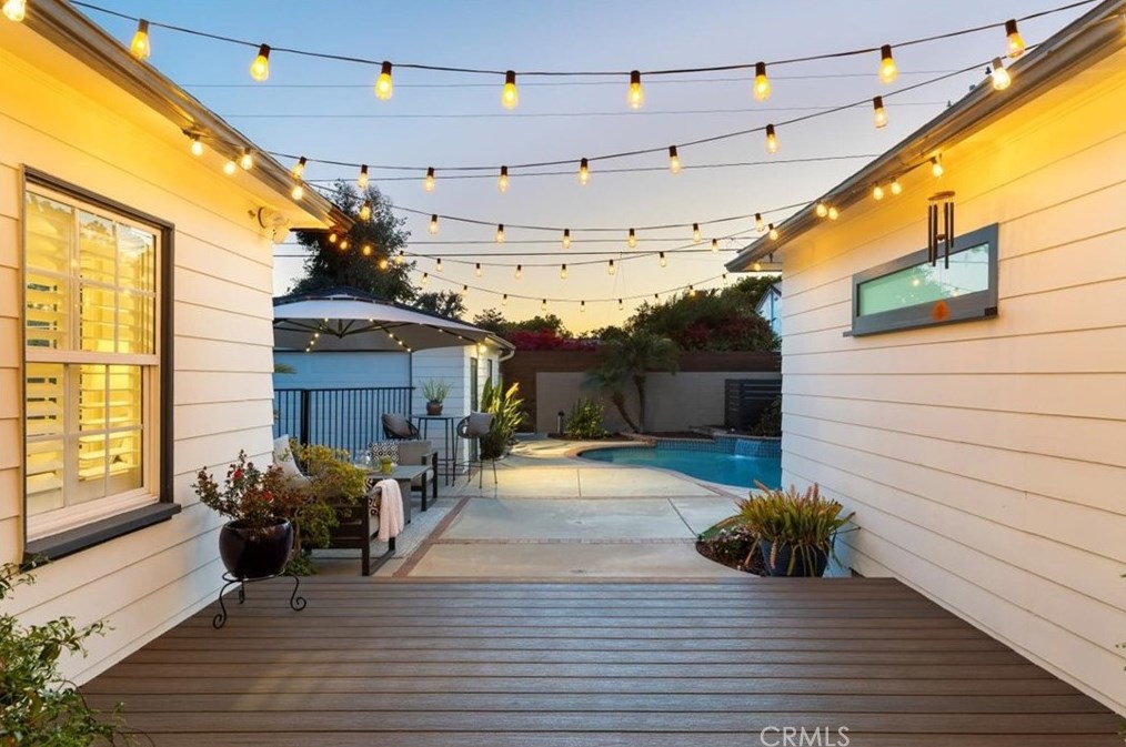 3561 Cerritos Ave, Long Beach CA  90807-4715 exterior