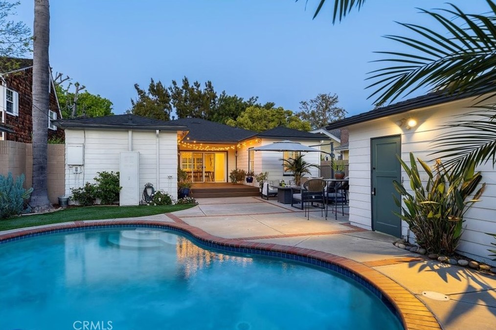 3561 Cerritos Ave, Long Beach CA  90807-4715 exterior