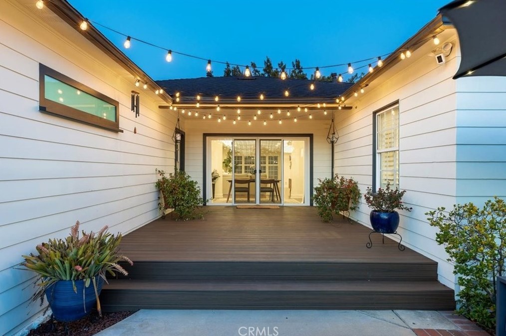 3561 Cerritos Ave, Long Beach CA  90807-4715 exterior