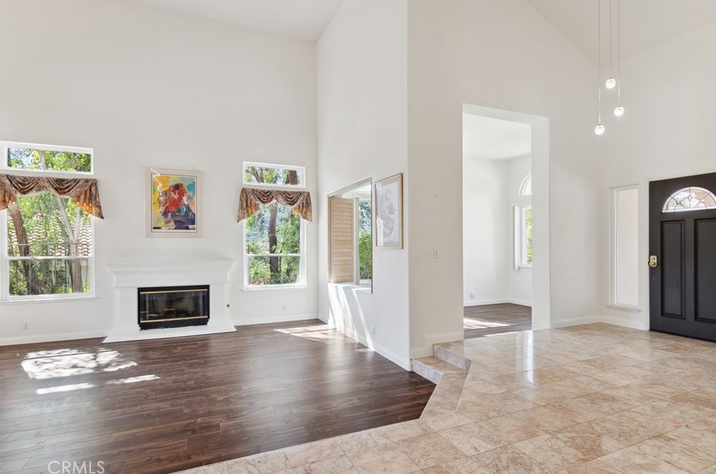 2660 Grandoaks Dr, Thousand Oaks CA 91361-5562 exterior