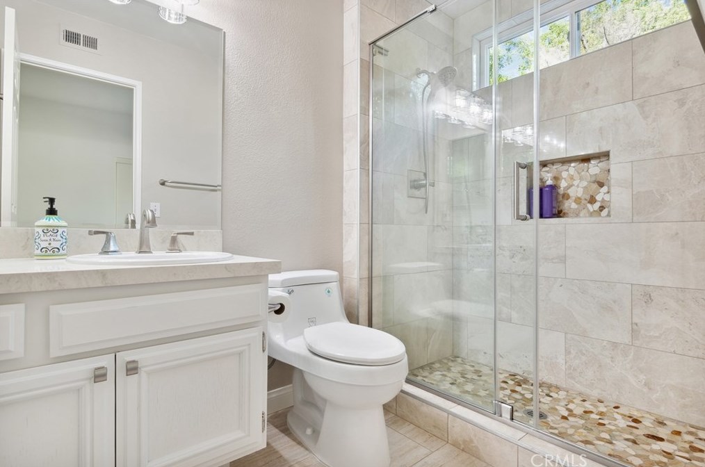 2660 Grandoaks Dr, Thousand Oaks CA 91361-5562 exterior