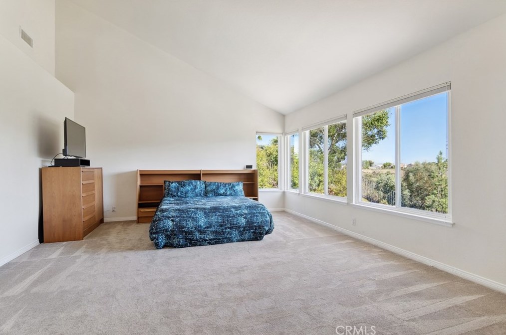 2660 Grandoaks Dr, Thousand Oaks CA 91361-5562 exterior