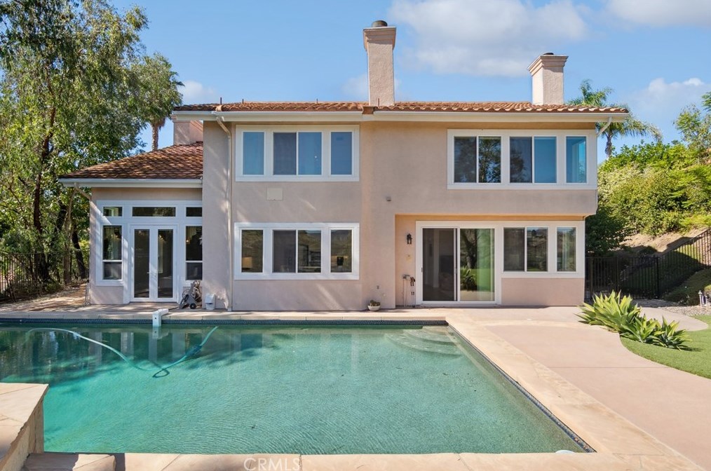 2660 Grandoaks Dr, Thousand Oaks CA 91361-5562 exterior