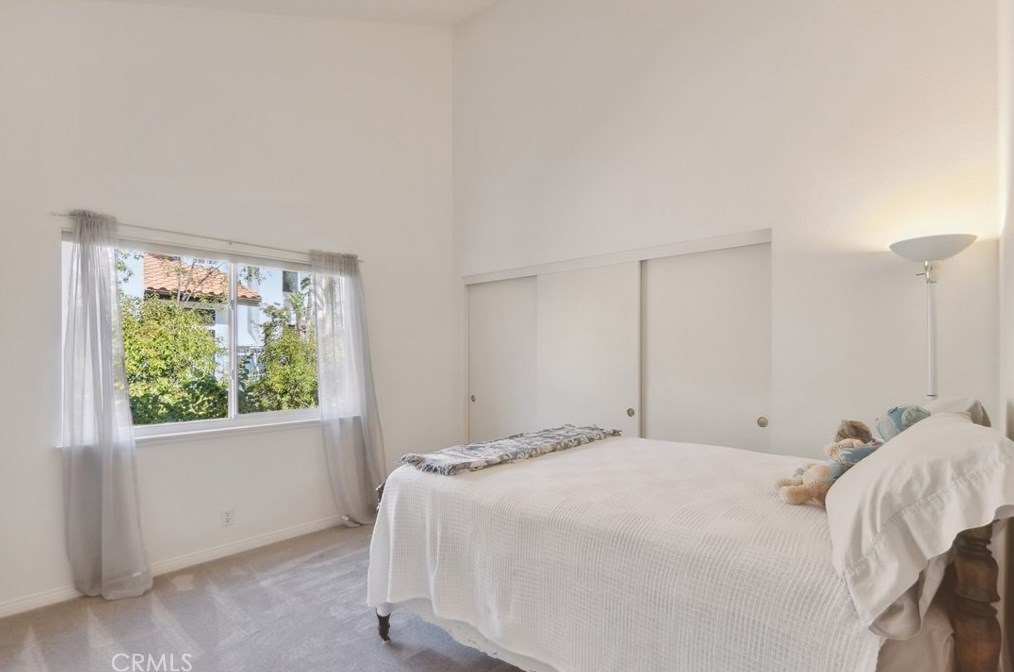 2660 Grandoaks Dr, Thousand Oaks CA 91361-5562 exterior