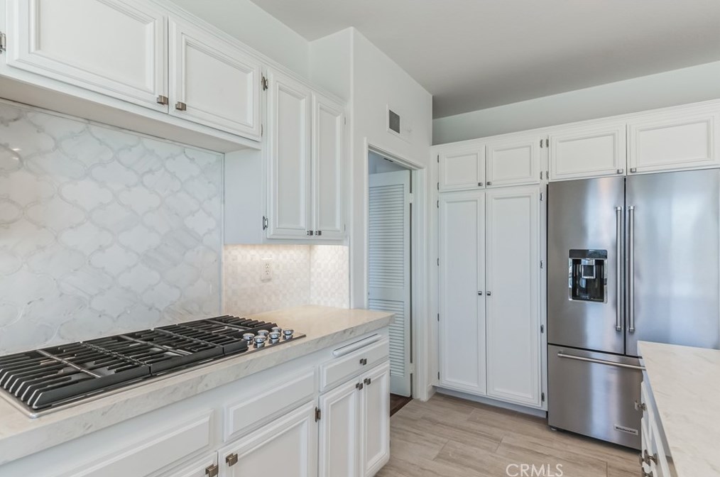 2660 Grandoaks Dr, Thousand Oaks CA 91361-5562 exterior