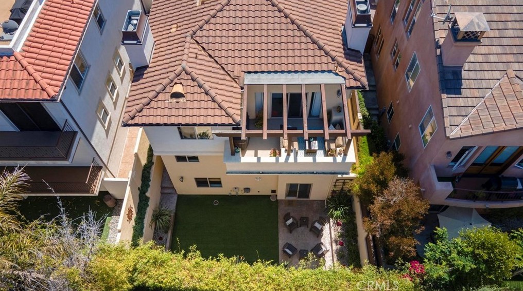 504 Juanita Ave, Redondo Beach CA  90277-2926 exterior