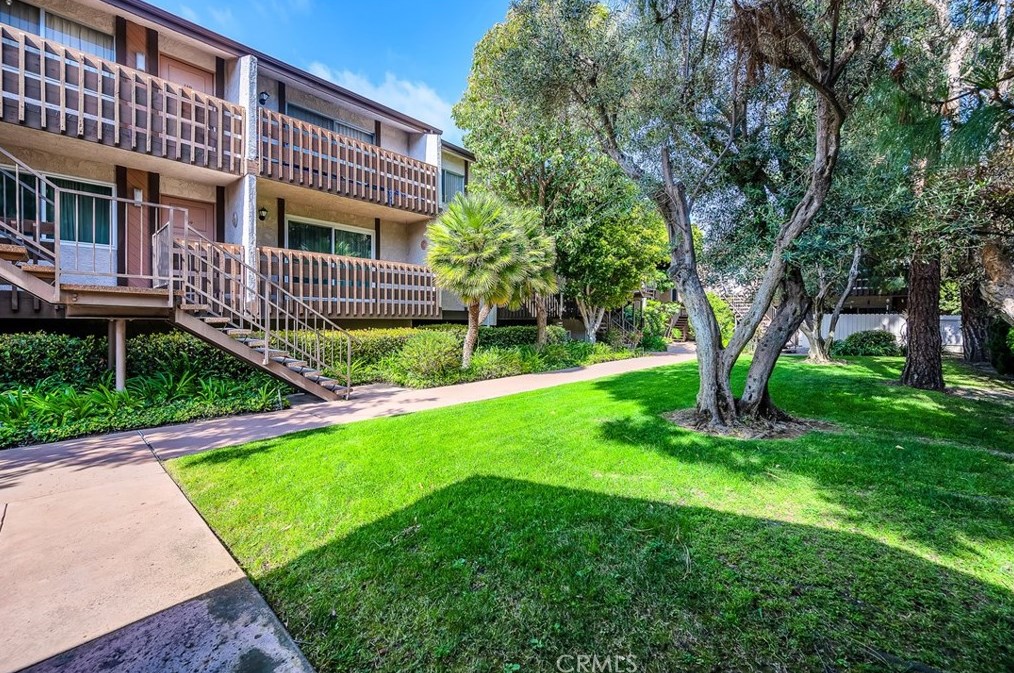 25925 Oak St, Lomita, CA 90717-3162