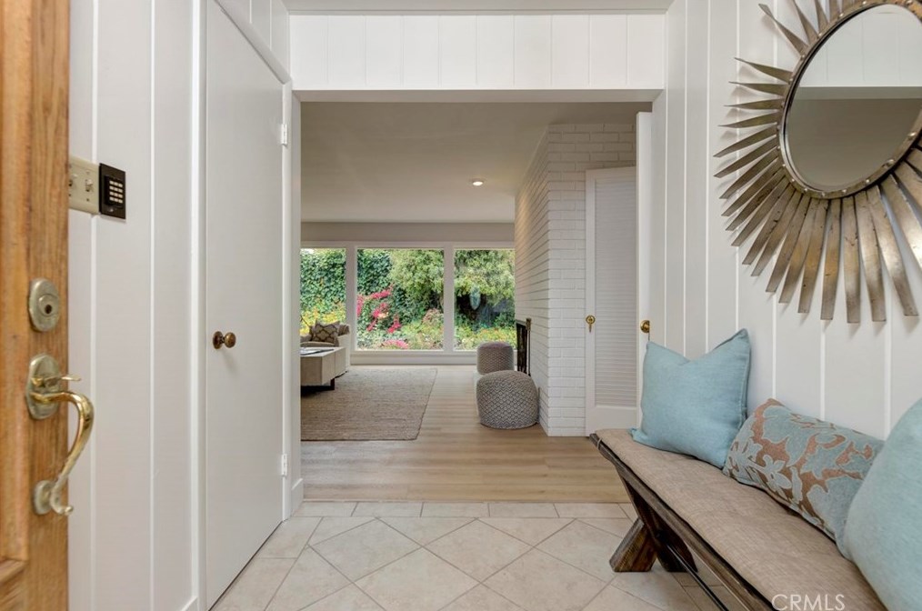 8 Silver Saddle Ln, Palos Verdes Estates, CA 90274-2438