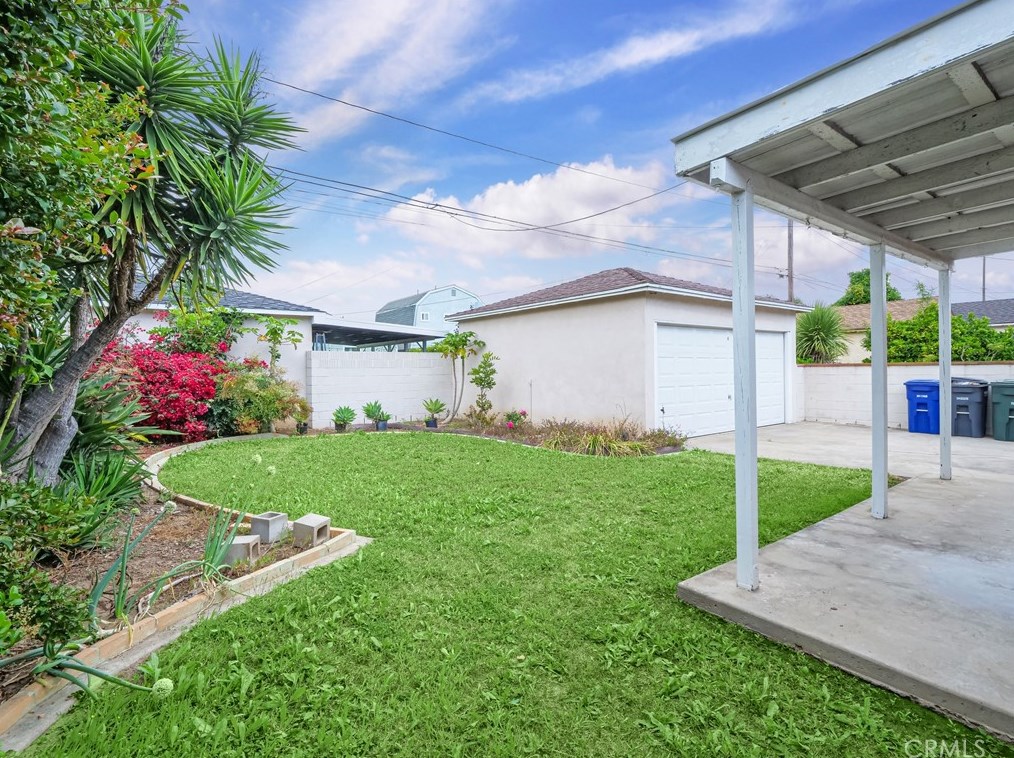 2713 Harvey Way, Lakewood CA  90713-3315 exterior