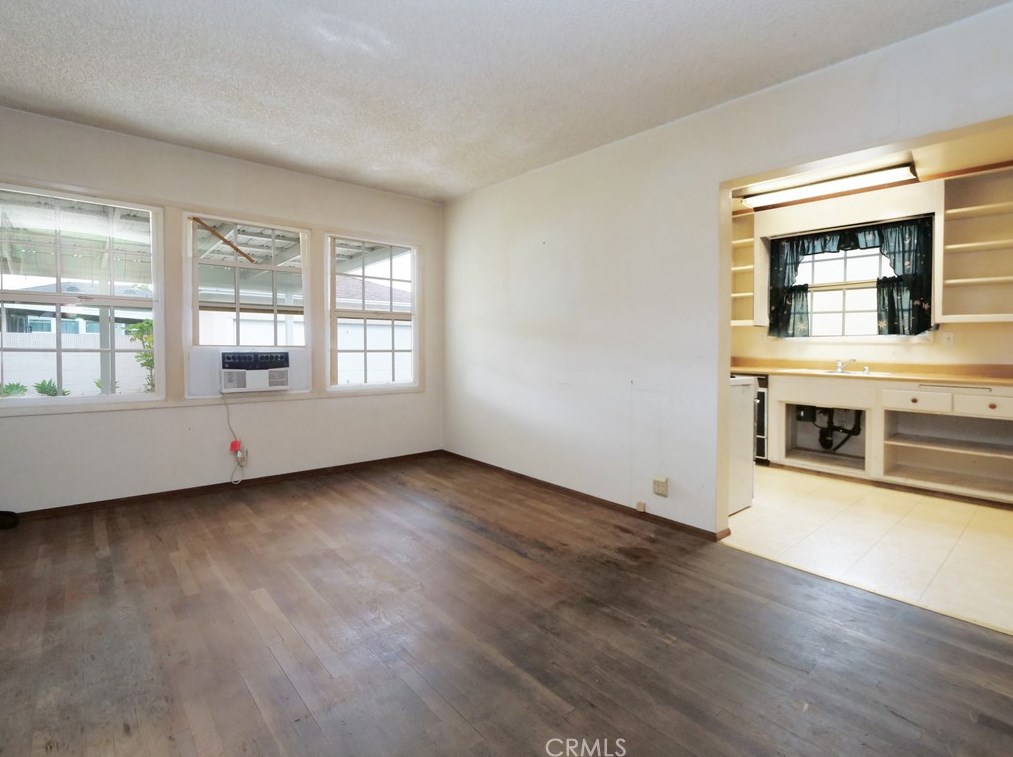 2713 Harvey Way, Lakewood CA  90713-3315 exterior