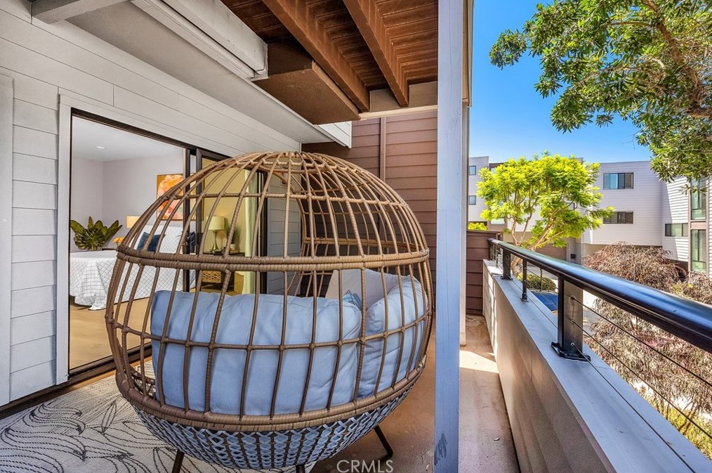169 Calle Mayor, Redondo Beach CA  90277-6509 exterior
