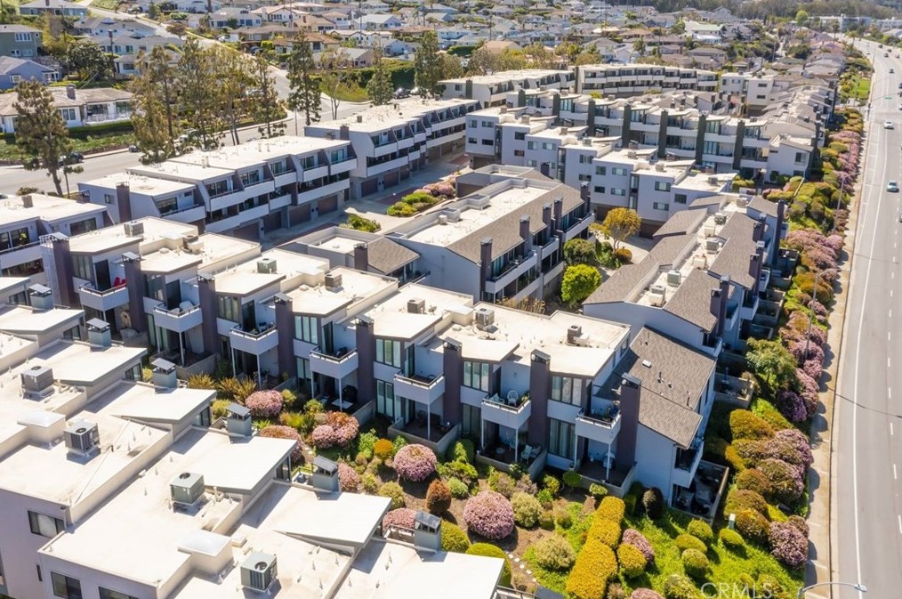 169 Calle Mayor, Redondo Beach CA  90277-6509 exterior